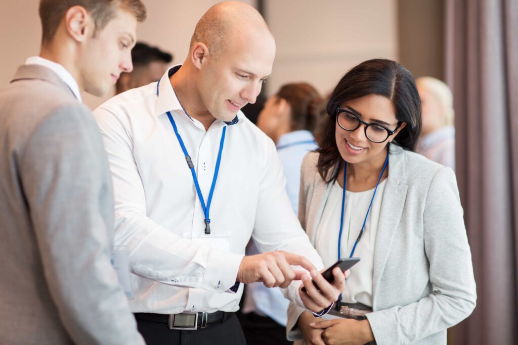 Cómo maximizar la visibilidad de tu puesto en eventos | 5 consejos para dominar un espacio en exposiciones o ferias